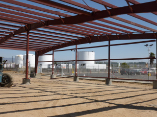 Illustration for article titled Metal Building Erectors